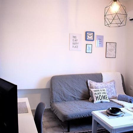 Cozy And Modern Apartment Komotiní Ngoại thất bức ảnh