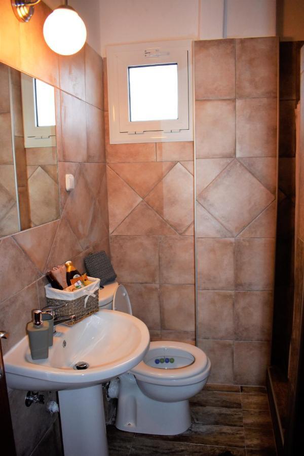 Cozy And Modern Apartment Komotiní Ngoại thất bức ảnh