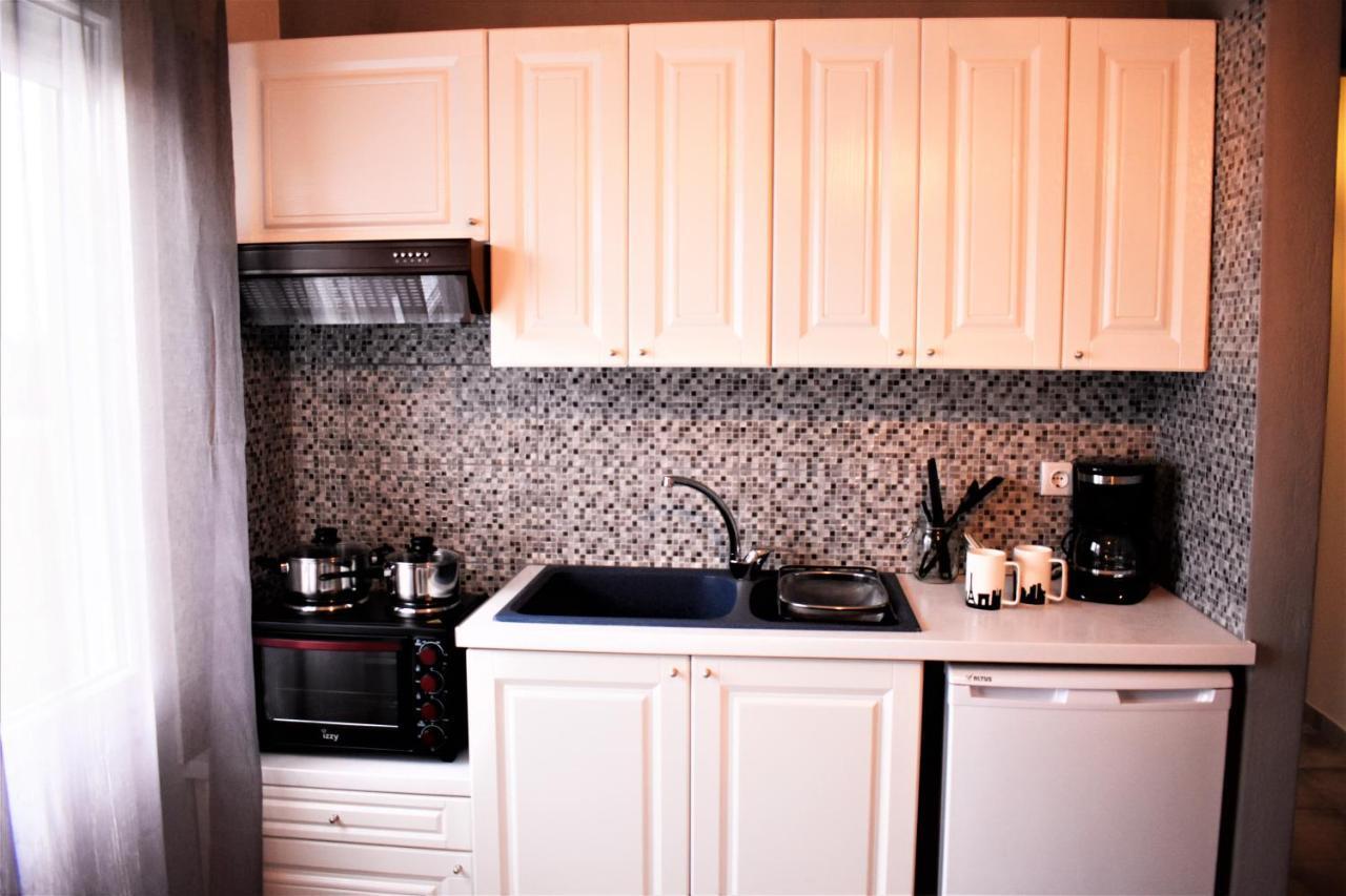 Cozy And Modern Apartment Komotiní Ngoại thất bức ảnh