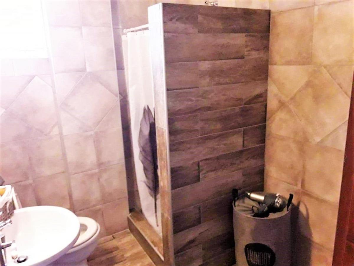 Cozy And Modern Apartment Komotiní Ngoại thất bức ảnh